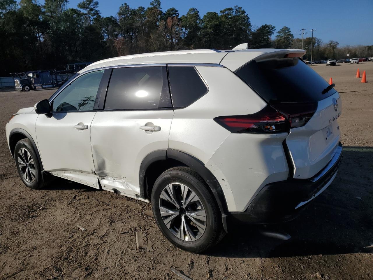 Изображение 2 2021 NISSAN ROGUE SV 2021 с VIN 5N1AT3BA7MC844457