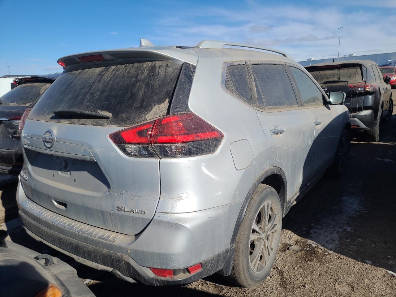 Image 3 of 2017 NISSAN ROGUE SV 2017 with VIN 5N1AT2MV4HC765179
