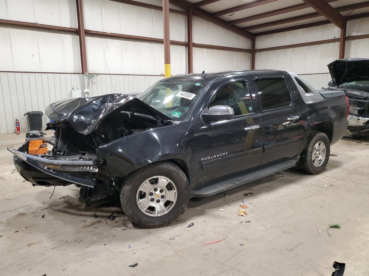 Image 1 of 2010 CHEVROLET AVALANCHE LS 2010 with VIN 3GNNCEE03AG237816