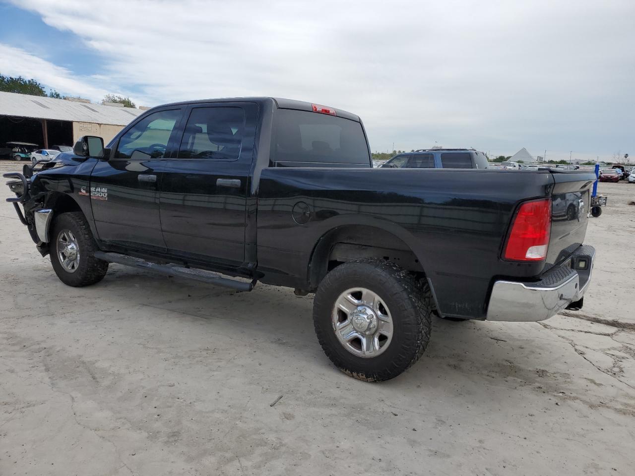 Image 2 of 2014 RAM 2500 ST 2014 with VIN 3C6UR5CL9EG287505