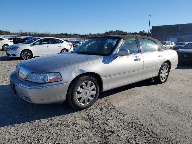 Image 1 of 2003 LINCOLN TOWN CAR CARTIER 2003 with VIN 1LNHM83W93Y635385