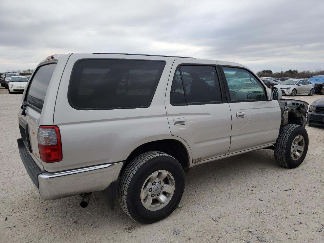 Image 3 of 2000 TOYOTA 4RUNNER SR5 2000 with VIN JT3GN86R1Y0153636