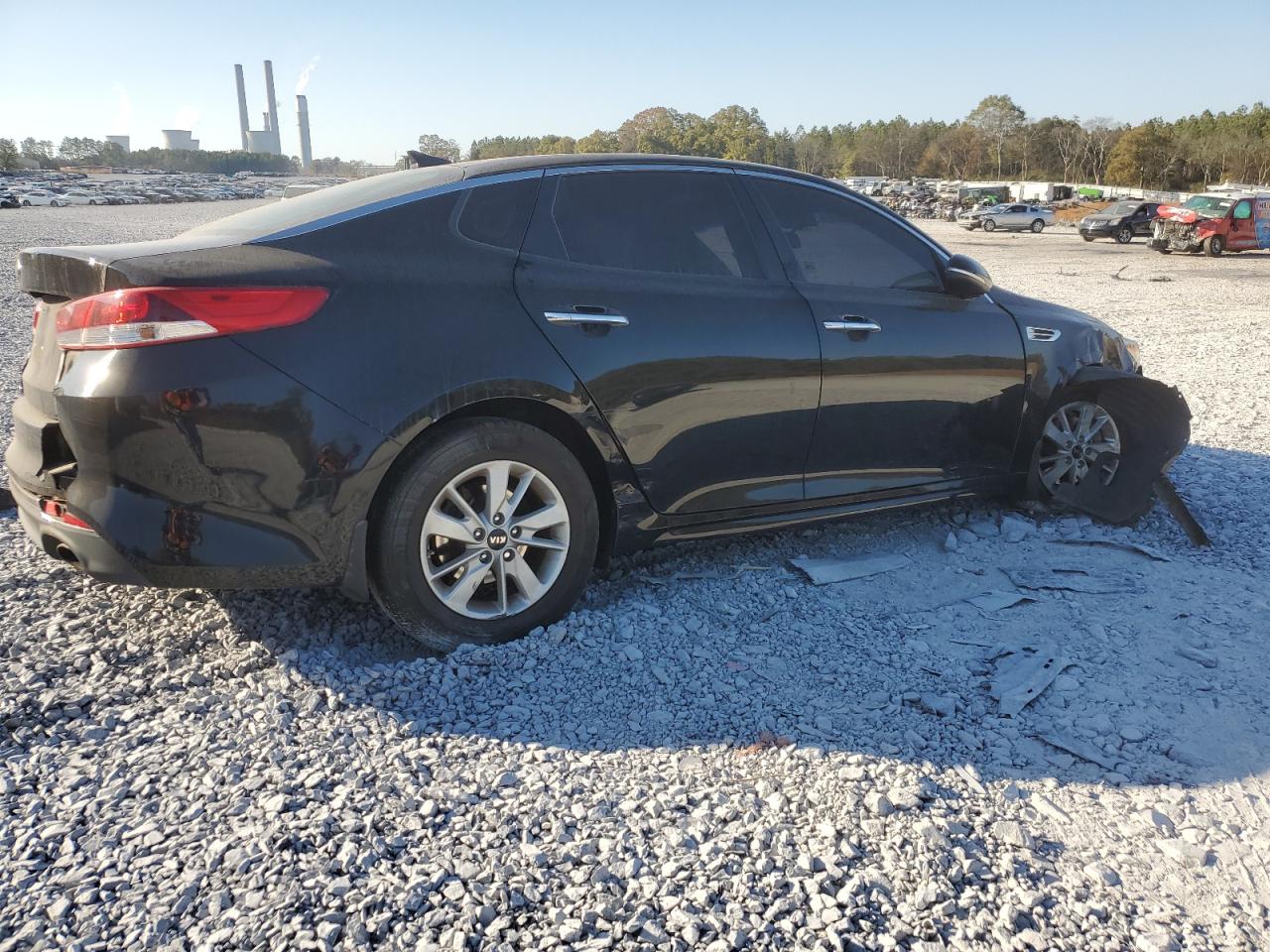 Image 3 of 2018 KIA OPTIMA LX 2018 with VIN 5XXGT4L32JG197868