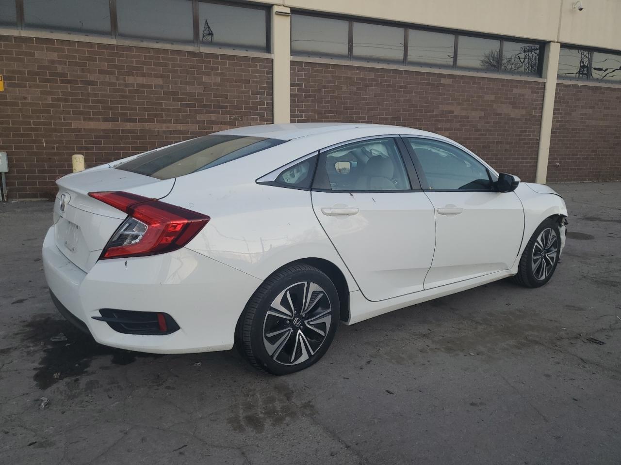 Obraz 3 z 2016 HONDA CIVIC LX 2016 z VIN 19XFC2F5XGE044993