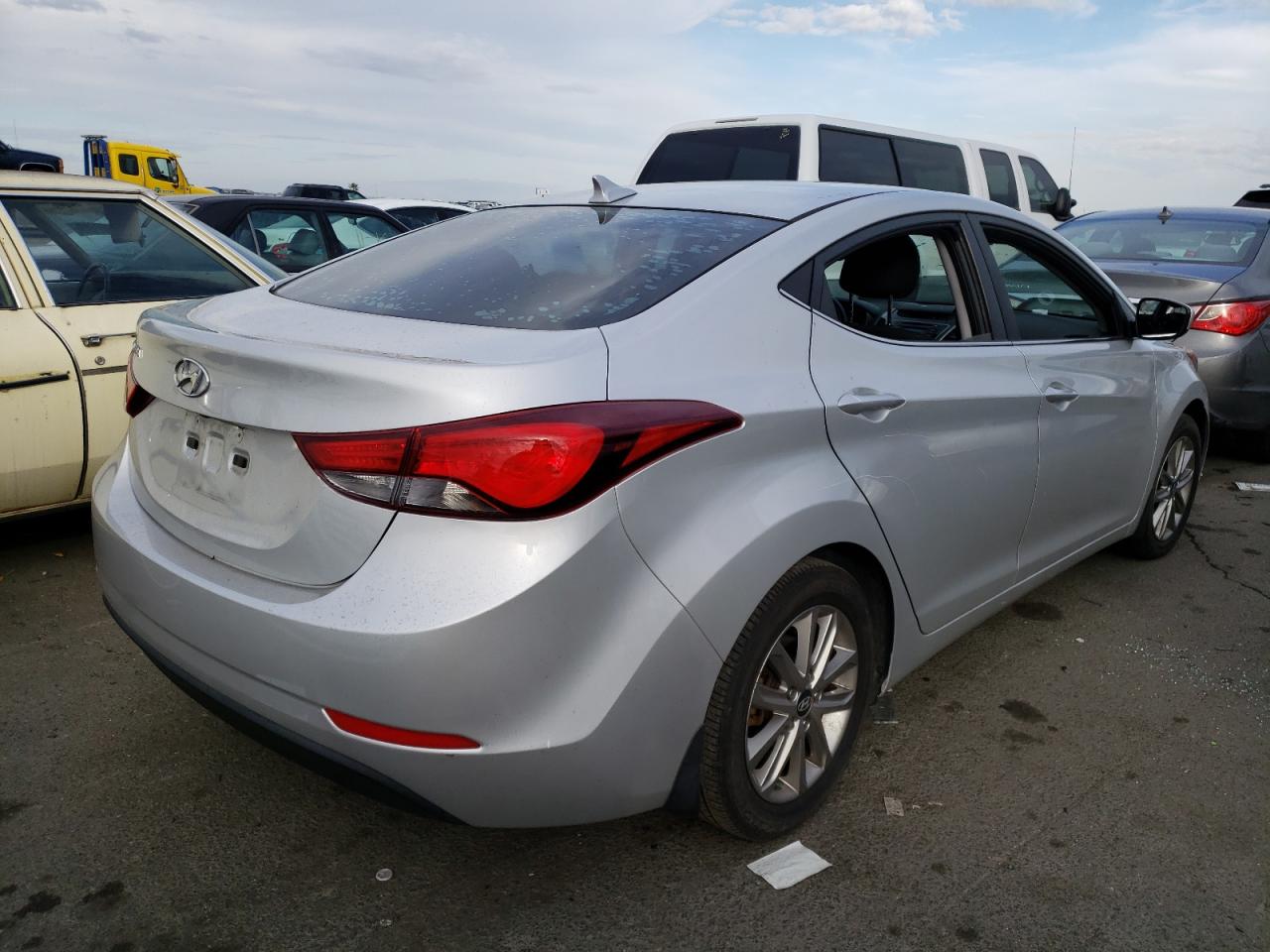 Изображение 3 2015 HYUNDAI ELANTRA SE 2015 с VIN 5NPDH4AE6FH586484