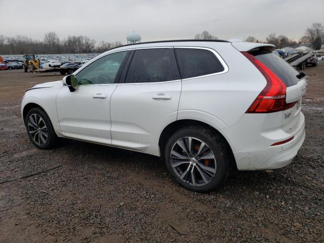 Obraz 2 z 2022 VOLVO XC60 B5 MOMENTUM 2022 z VIN YV4L12RK1N1077131