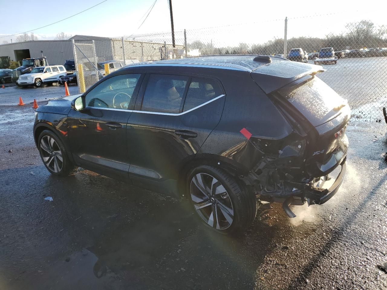 Image 2 of 2023 VOLVO XC40 ULTIMATE 2023 with VIN YV4L12UAXP2113670