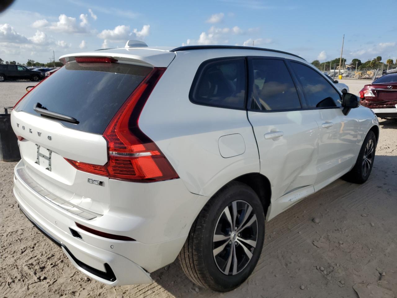 Image 3 of 2024 VOLVO XC60 CORE 2024 with VIN YV4L12RK4R1761564