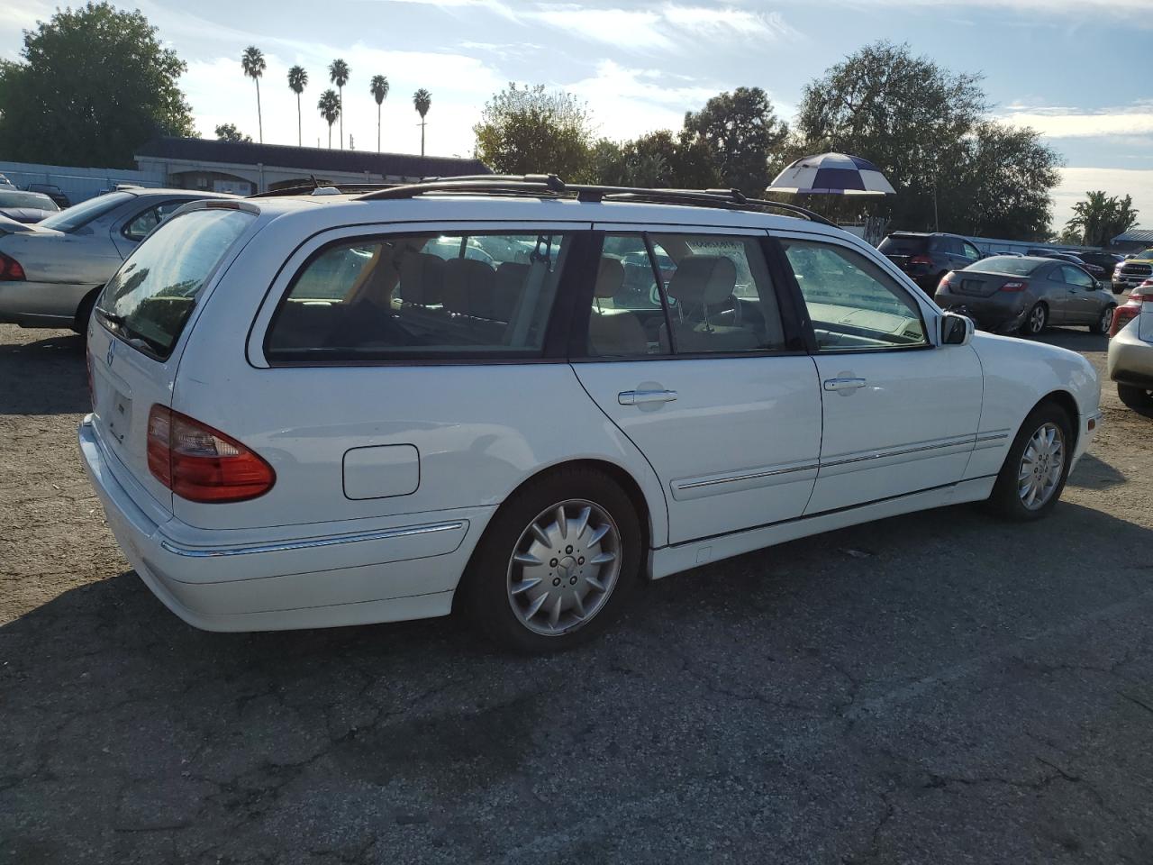 Obraz 3 z 2000 MERCEDES-BENZ E 320 2000 z VIN WDBJH65J9YA983170