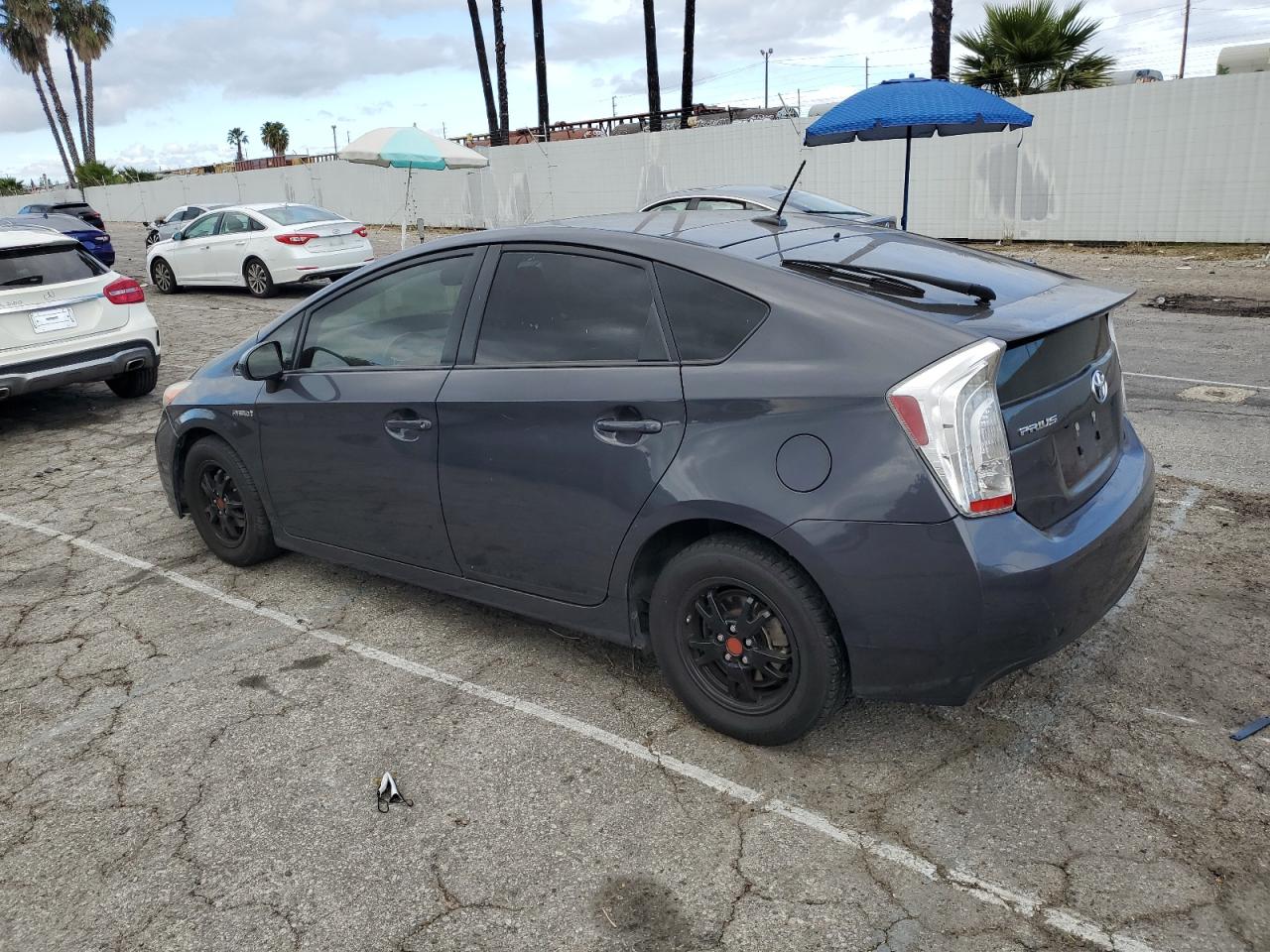 Image 2 of 2013 TOYOTA PRIUS  2013 with VIN JTDKN3DU2D5607664