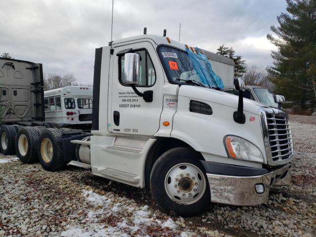 2016 FREIGHTLINER CASCADIA 113  2016 image