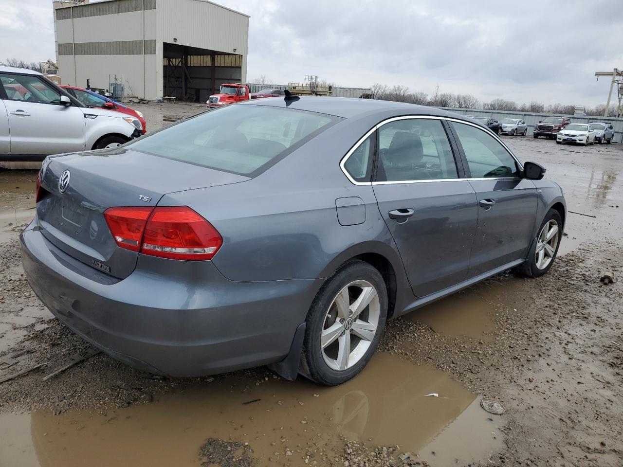 Obraz 3 z 2014 VOLKSWAGEN PASSAT S 2014 z VIN 1VWAS7A30EC043739
