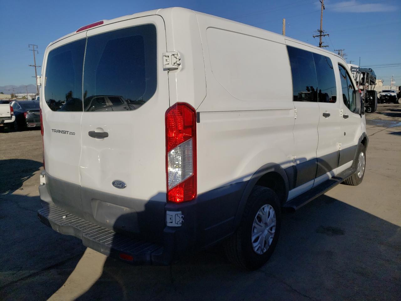 Изображение 3 2015 FORD TRANSIT T-250 2015 с VIN 1FTNR1ZM0FKA46979