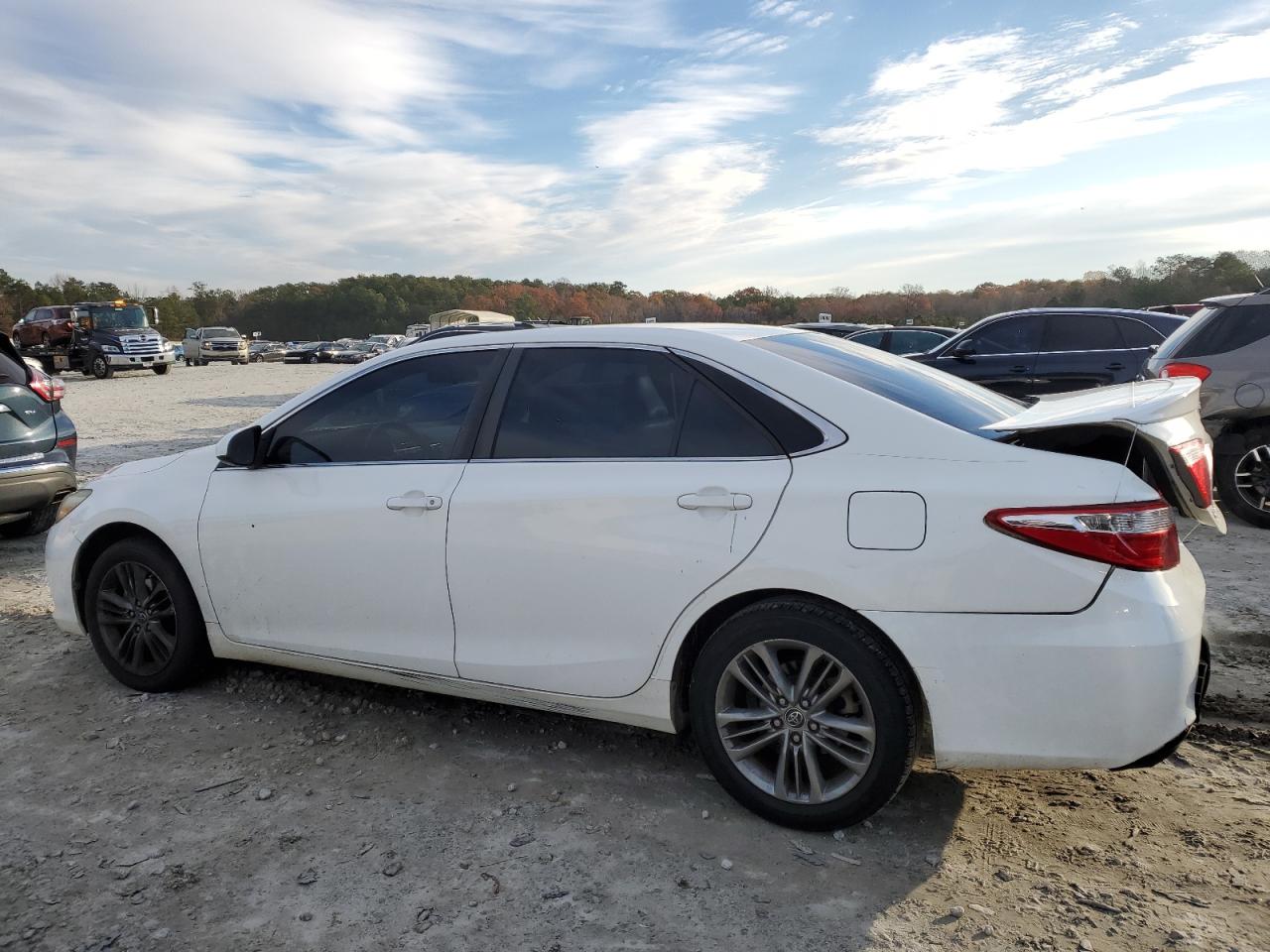 Изображение 2 2015 TOYOTA CAMRY LE 2015 с VIN 4T1BF1FK6FU046175