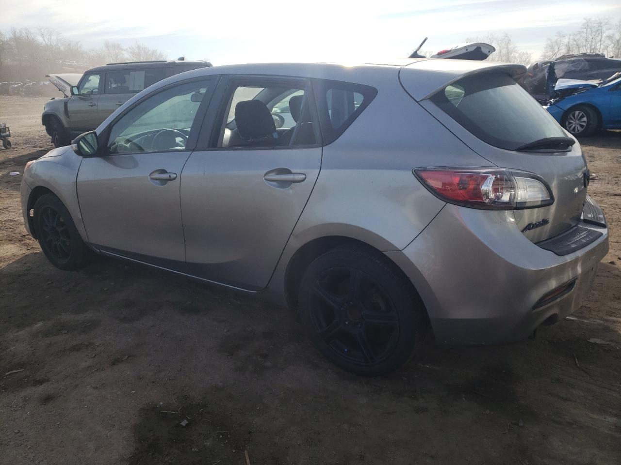 Изображение 2 2012 MAZDA 3 I 2012 с VIN JM1BL1L74C1556146