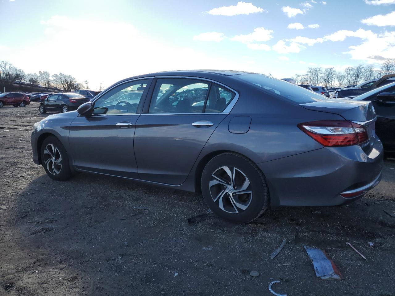 Изображение 2 2017 HONDA ACCORD LX 2017 с VIN 1HGCR2F34HA128944