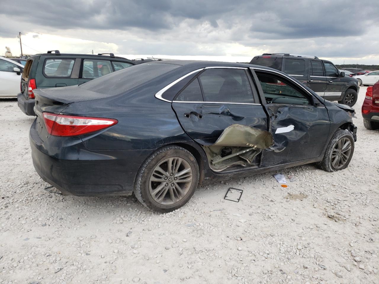 Obraz 3 z 2016 TOYOTA CAMRY LE 2016 z VIN 4T1BF1FK9GU504664