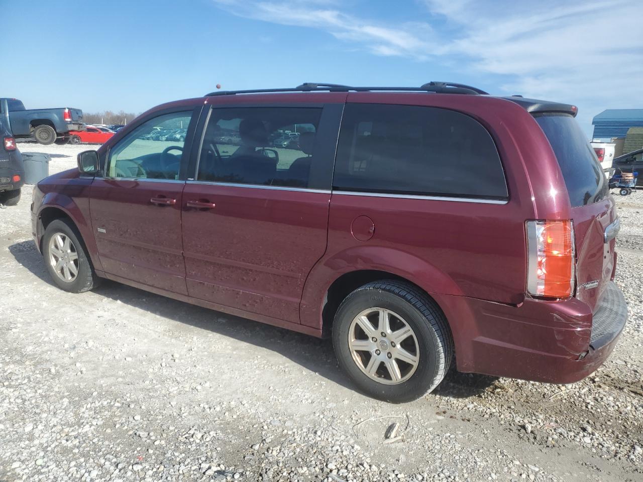 Image 2 of 2008 CHRYSLER TOWN & COUNTRY TOURING 2008 with VIN 2A8HR54P48R736513
