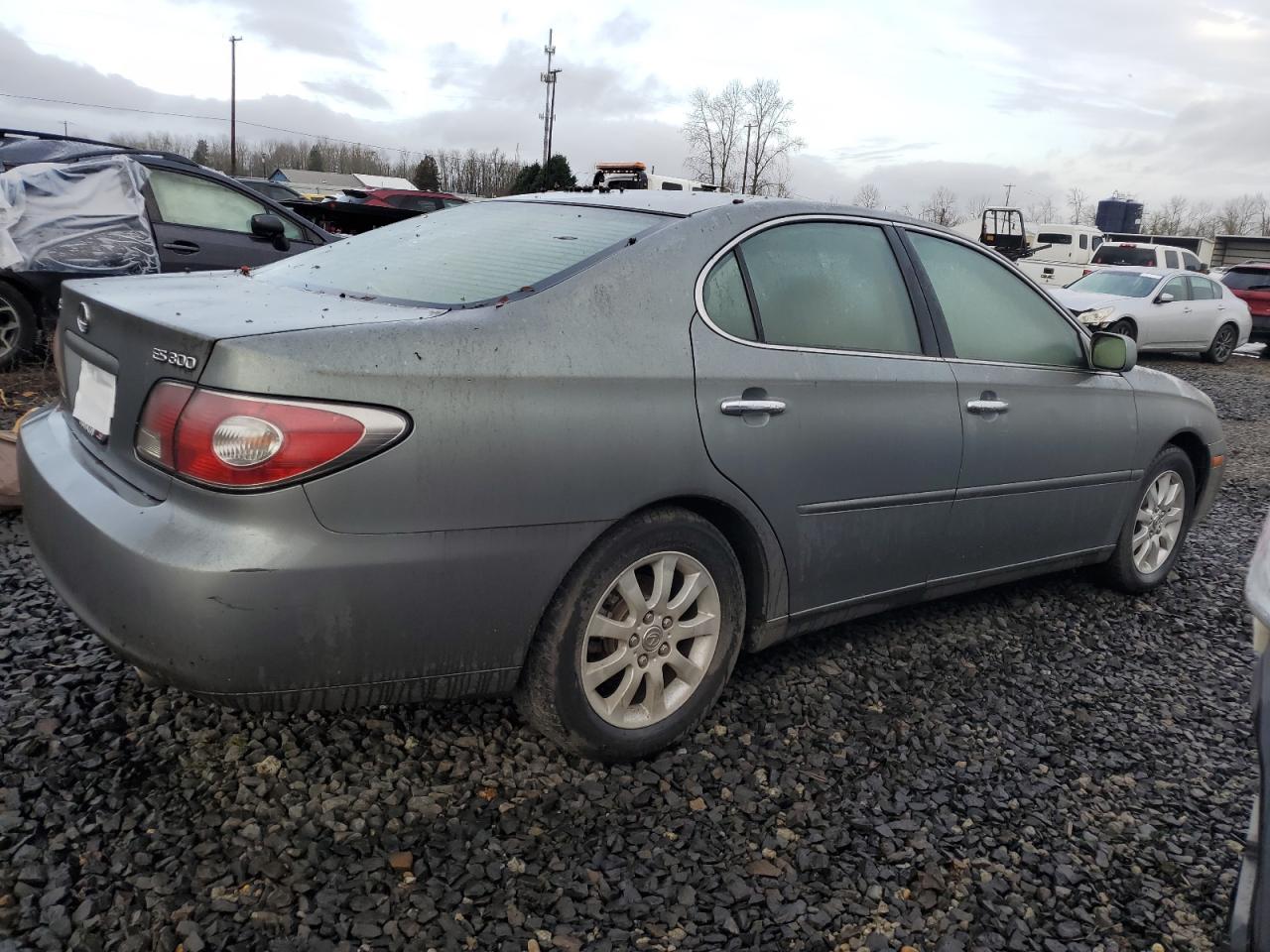 Obraz 3 z 2002 LEXUS ES 300 2002 z VIN JTHBF30G120083803