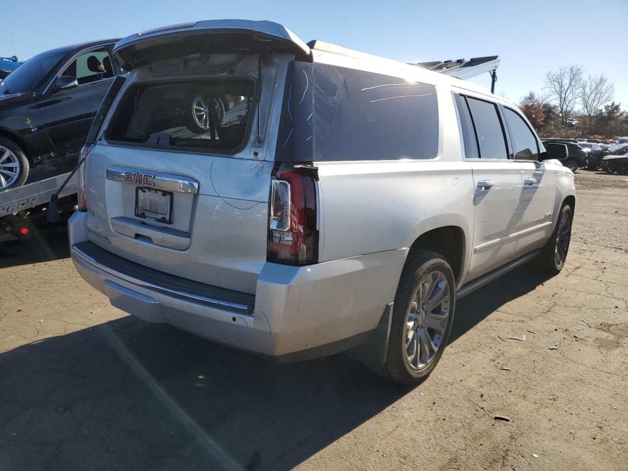 Obraz 3 z 2015 GMC YUKON XL DENALI 2015 z VIN 1GKS2JKJ3FR162907