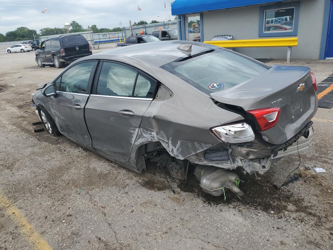 Image 2 of 2019 CHEVROLET CRUZE LT 2019 with VIN 1G1BE5SM1K7110534
