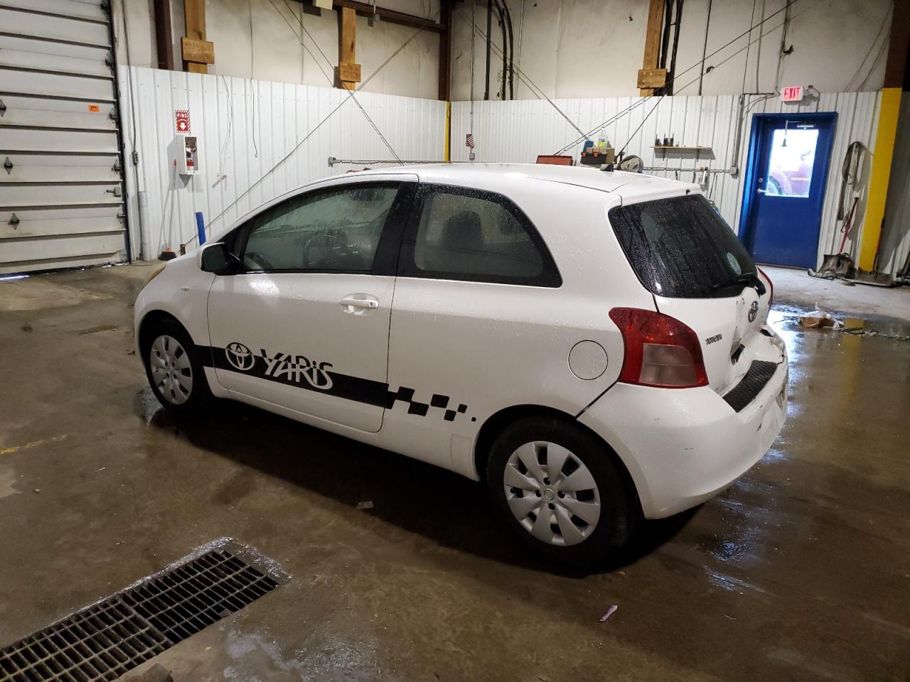 Obraz 2 z 2008 TOYOTA YARIS  2008 z VIN JTDJT903885170325
