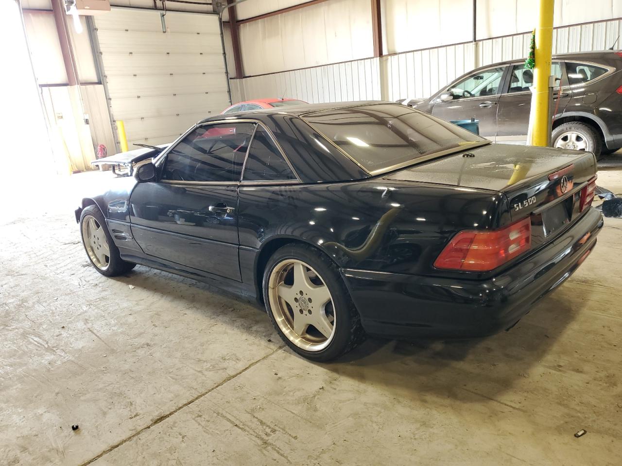 Image 2 of 2000 MERCEDES-BENZ SL 500 2000 with VIN WDBFA68FXYF191775