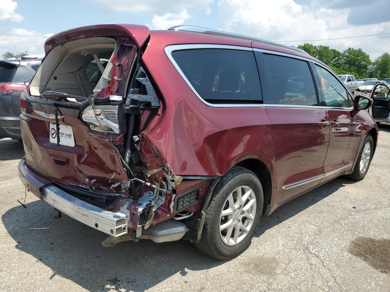 Obraz 3 z 2020 CHRYSLER PACIFICA TOURING L 2020 z VIN 2C4RC1BG8LR284373