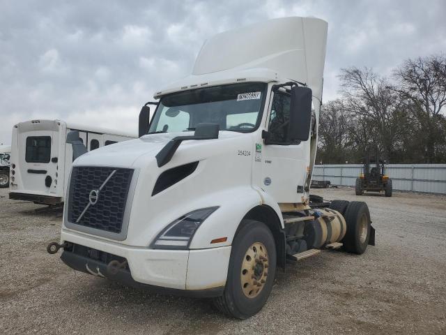 Изображение 2 2019 VOLVO VNR  2019 с VIN 4V4W39EG3KN226152