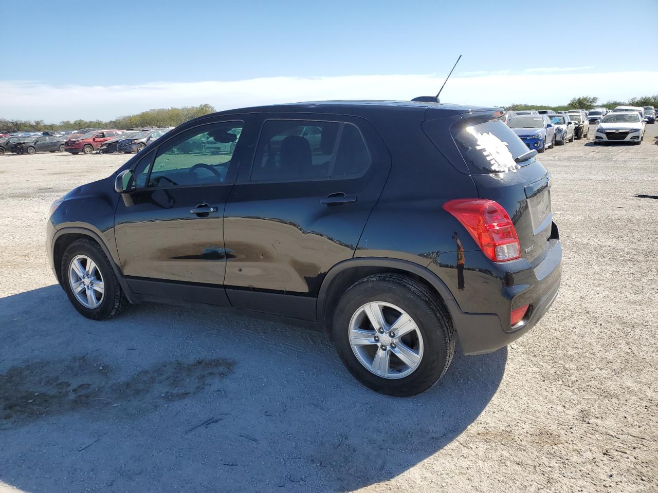 Изображение 2 2019 CHEVROLET TRAX LS 2019 с VIN 3GNCJKSB6KL247508