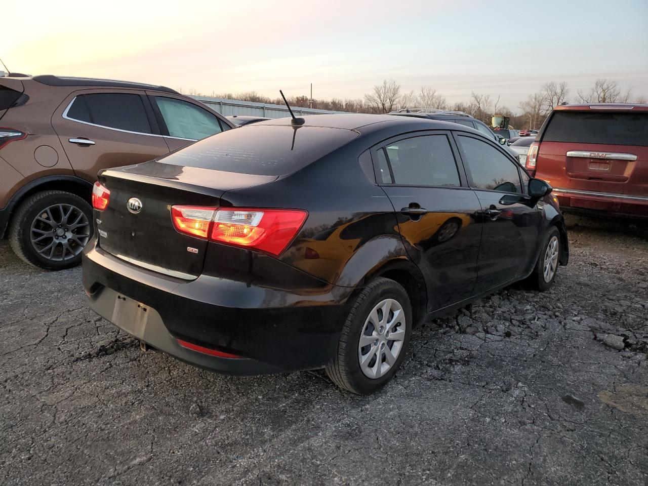 Изображение 3 2017 KIA RIO LX 2017 с VIN KNADM4A35H6048590