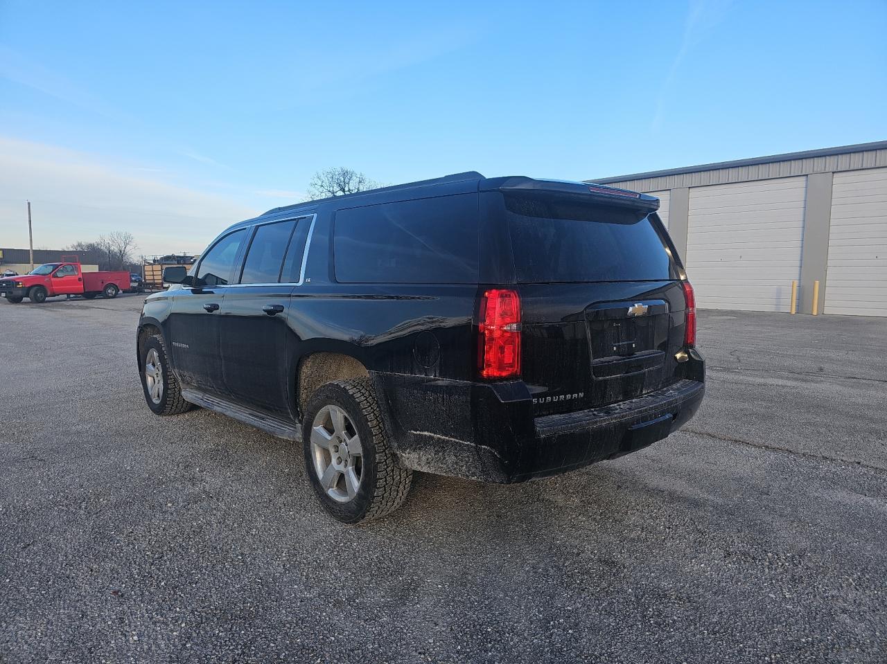 Изображение 3 2015 CHEVROLET SUBURBAN K1500 LT 2015 с VIN 1GNSKJKC4FR177534