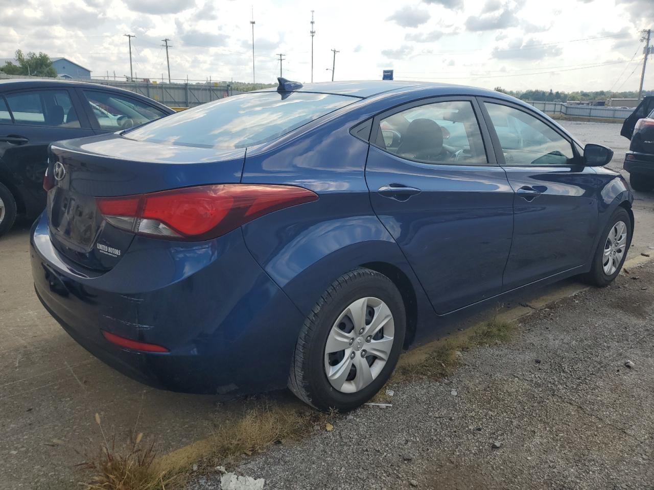 Obraz 3 z 2016 HYUNDAI ELANTRA SE 2016 z VIN 5NPDH4AE8GH737777