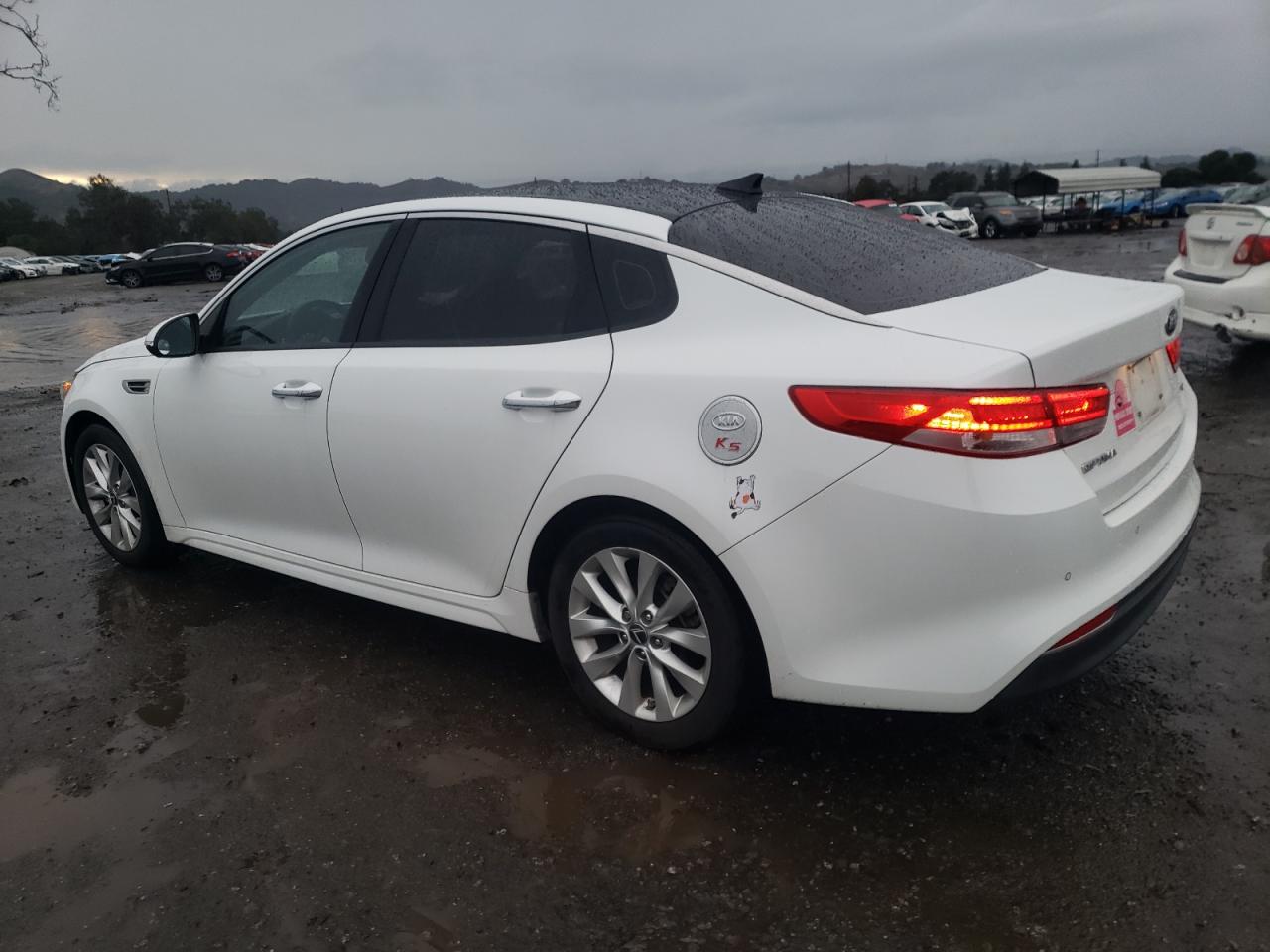 Image 2 of 2016 KIA OPTIMA EX 2016 with VIN 5XXGU4L32GG074545