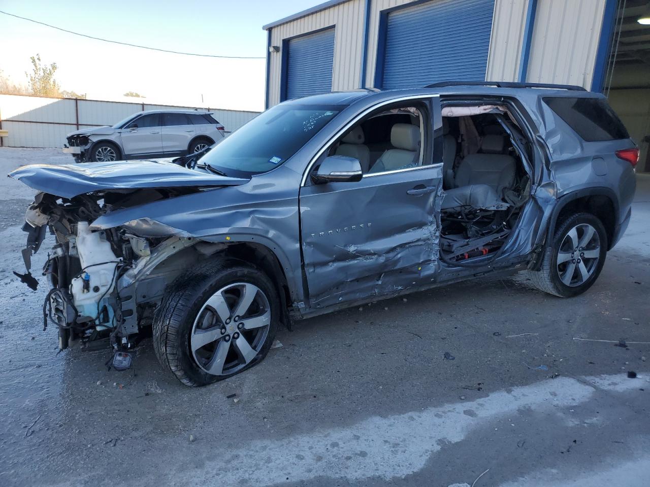 Изображение 1 2019 CHEVROLET TRAVERSE LT 2019 с VIN 1GNERHKW7KJ309920