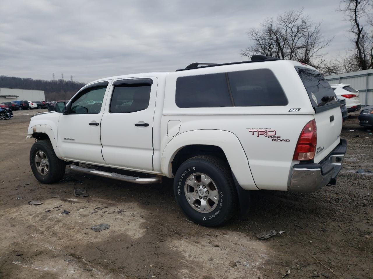 Image 2 of 2005 TOYOTA TACOMA DOUBLE CAB 2005 with VIN 5TELU42NX5Z047593