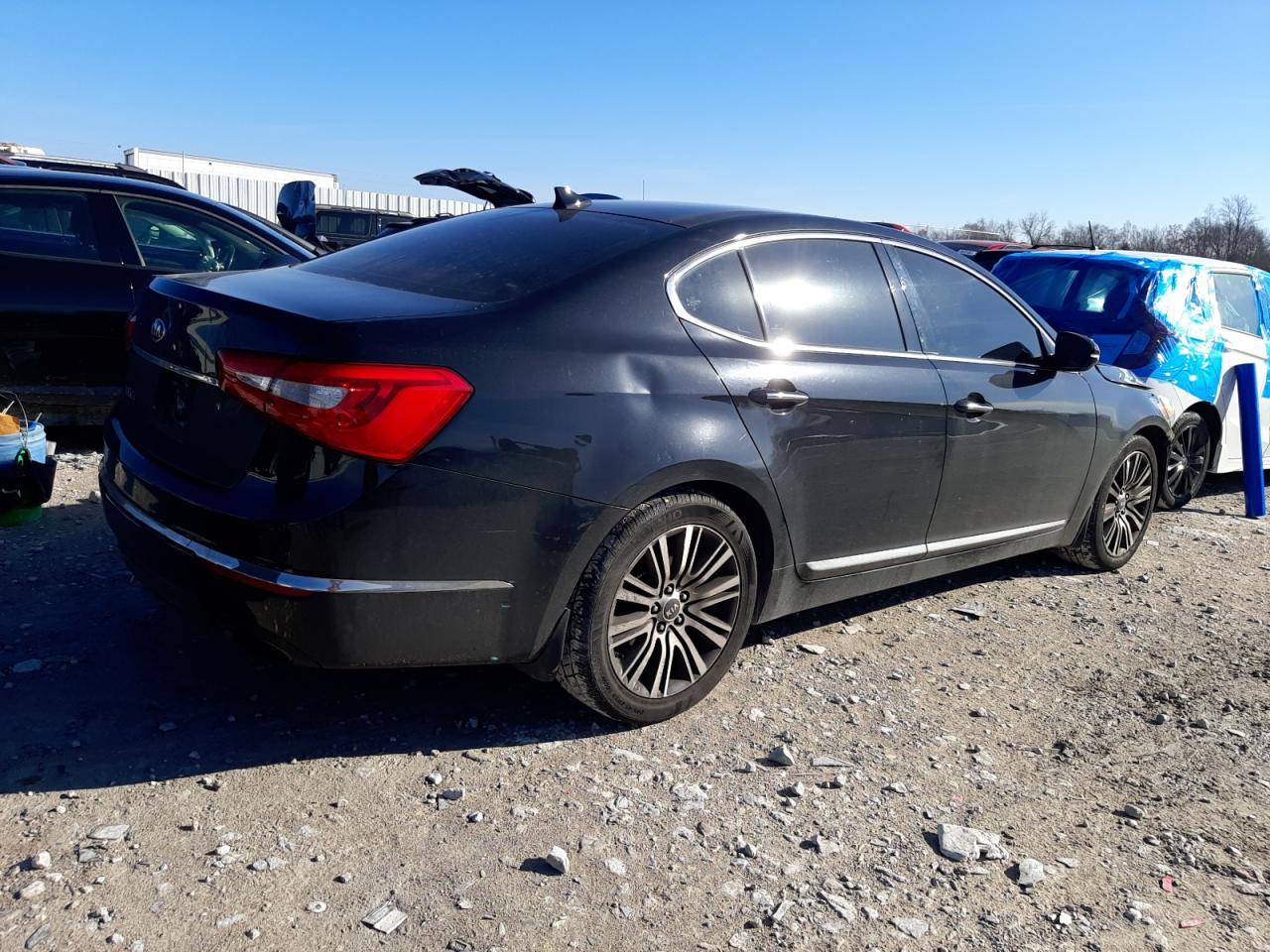 Image 3 of 2014 KIA CADENZA PREMIUM 2014 with VIN KNALN4D78E5157182