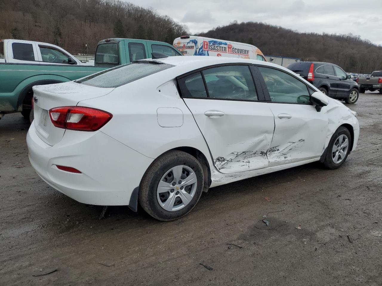 Изображение 3 2018 CHEVROLET CRUZE LS 2018 с VIN 1G1BC5SM7J7225255