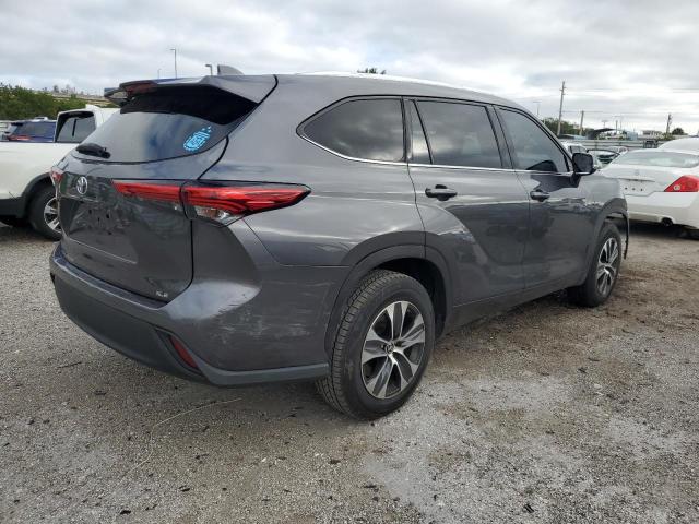 Image 3 of 2021 TOYOTA HIGHLANDER XLE 2021 with VIN 5TDGZRAH6MS042897