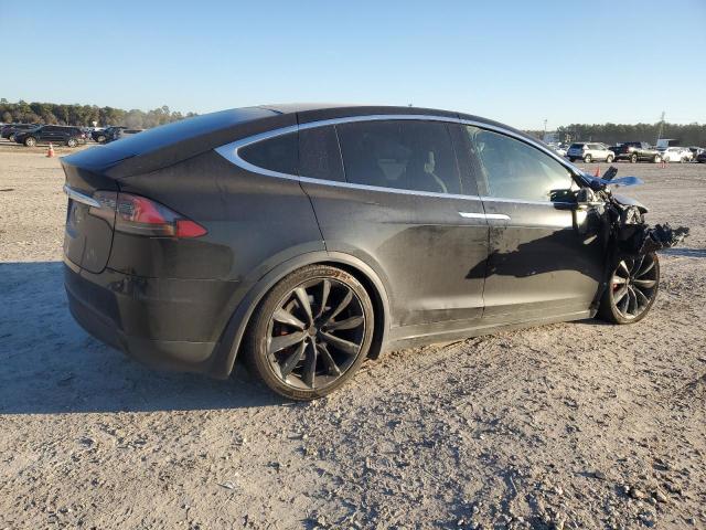 Obraz 3 z 2016 TESLA MODEL X  2016 z VIN 5YJXCDE45GF000208