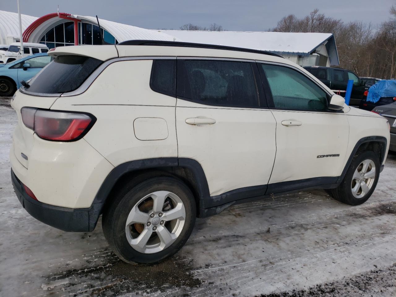 Image 3 of 2018 JEEP COMPASS LATITUDE 2018 with VIN 3C4NJDBB3JT315064