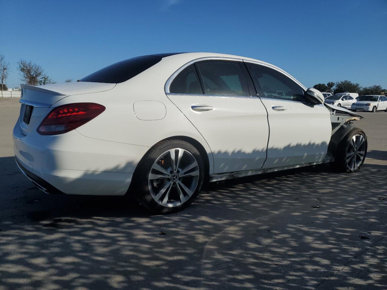 Изображение 3 2018 MERCEDES-BENZ C 300 2018 с VIN WDDWF4JB2JR315854