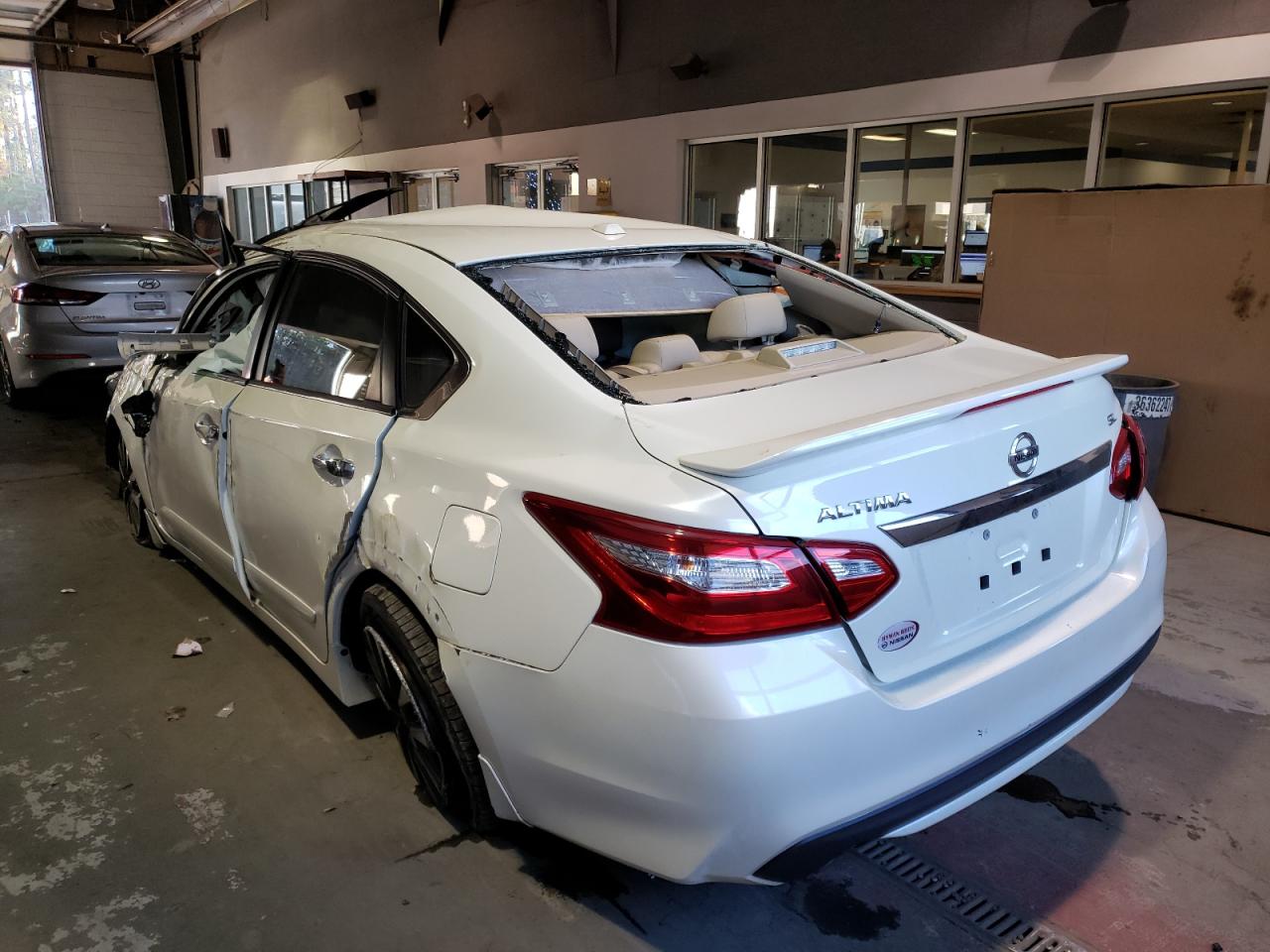 Image 2 of 2016 NISSAN ALTIMA 2.5 2016 with VIN 1N4AL3AP4GC237243