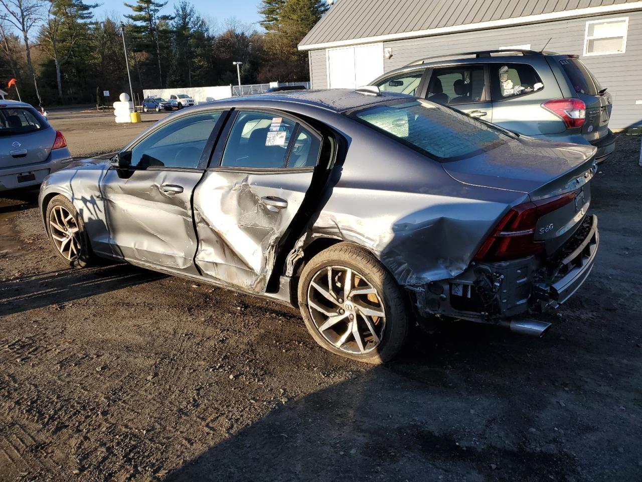 Изображение 2 2019 VOLVO S60 T5 MOMENTUM 2019 с VIN 7JR102FK6KG016451
