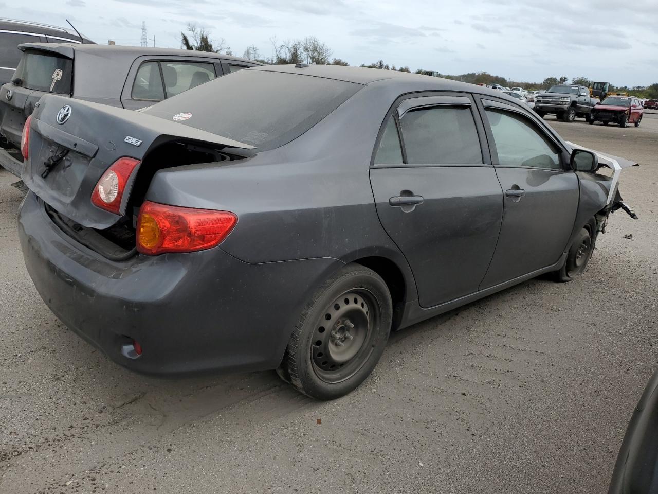 Image 3 of 2010 TOYOTA COROLLA BASE 2010 with VIN 2T1BU4EE2AC385237