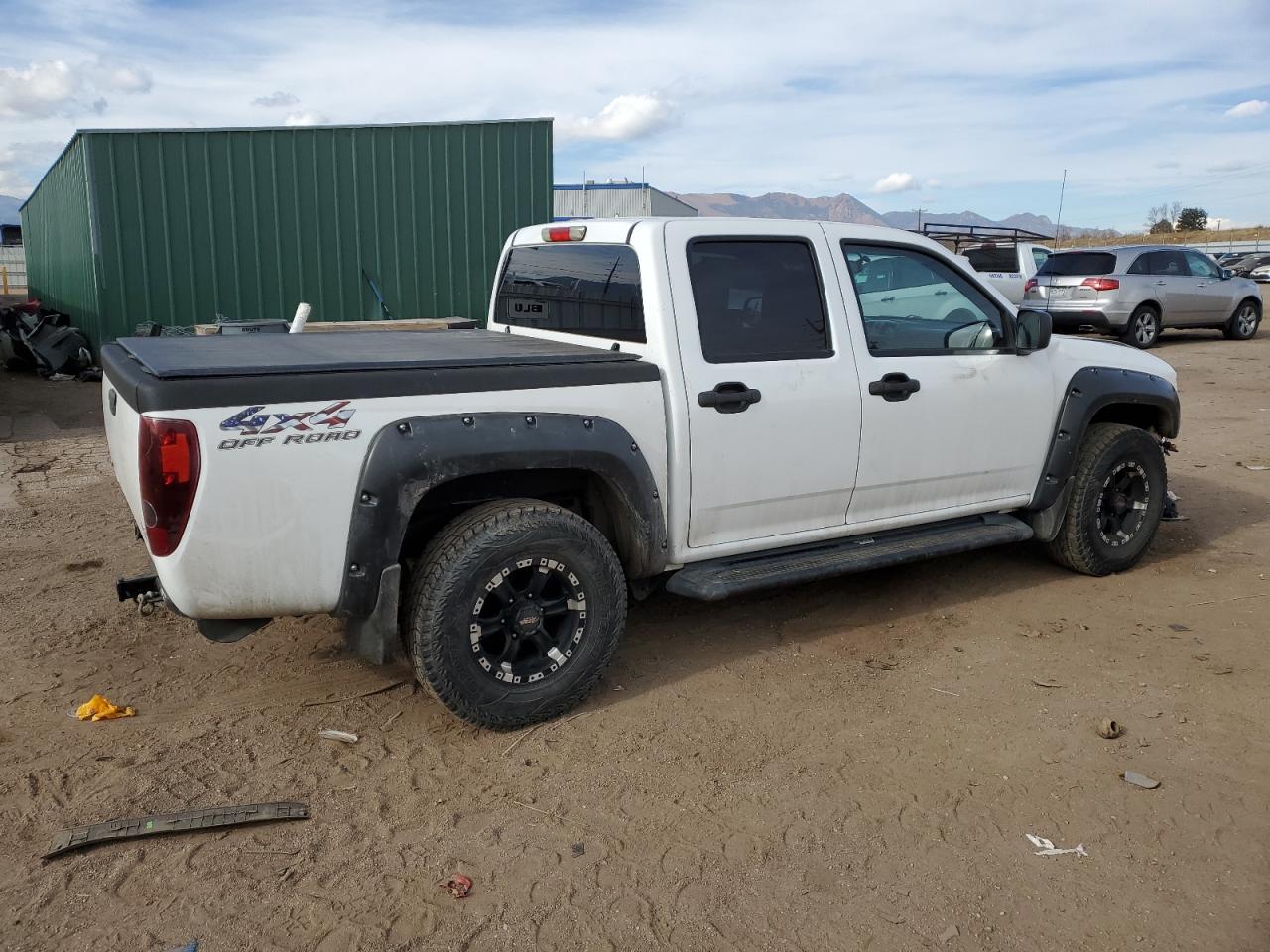 Image 3 of 2005 CHEVROLET COLORADO  2005 with VIN 1GCDT136258223891