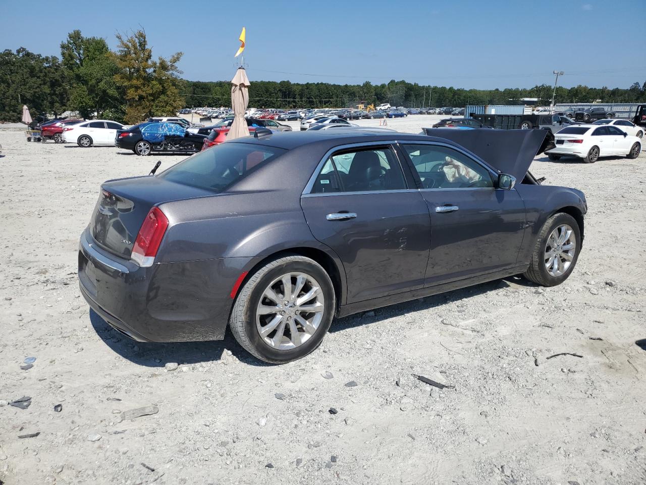 Image 3 of 2020 CHRYSLER 300 LIMITED 2020 with VIN 2C3CCAKG9LH124518