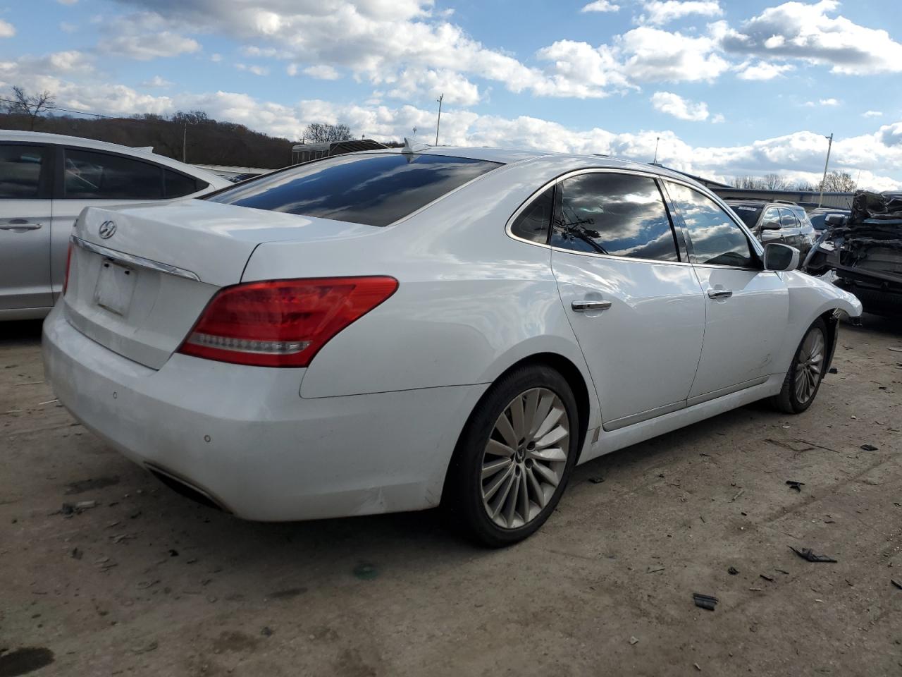 Image 3 of 2016 HYUNDAI EQUUS SIGNATURE 2016 with VIN KMHGH4JH2GU101946