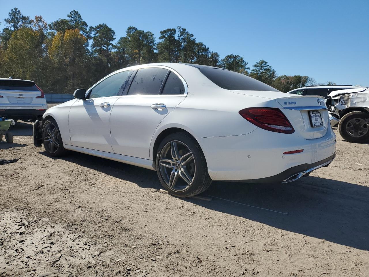 Obraz 2 z 2018 MERCEDES-BENZ E 300 2018 z VIN WDDZF4JB1JA460878