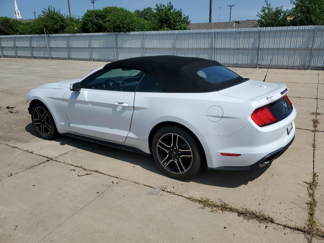 Изображение 2 Ford Mustang 2020 с VIN 1FATP8UH7L5139546